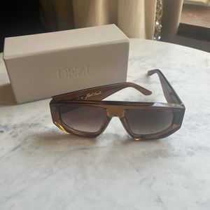 Dezi BackTrack sunglasses